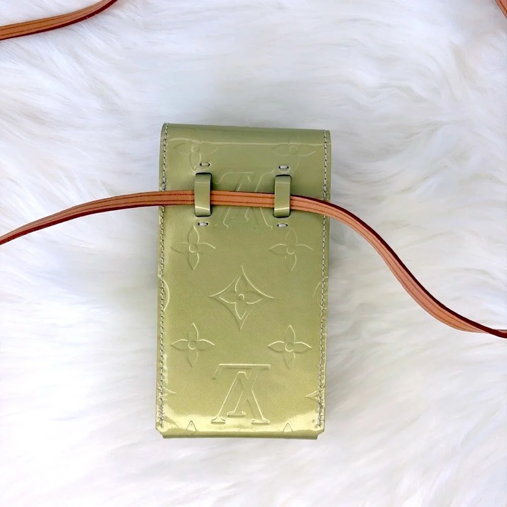 Louis Vuitton Monogram Vernis‎ Walker Pouch w/ Strap